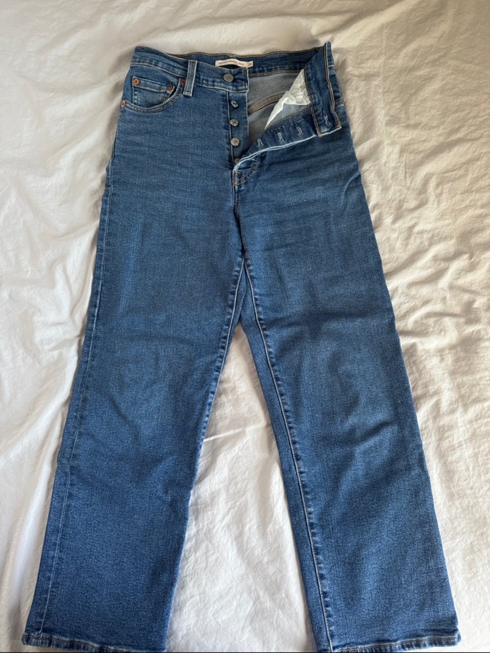 Levi’s Women’s Ribcage Straight Ankle Jeans in Blue